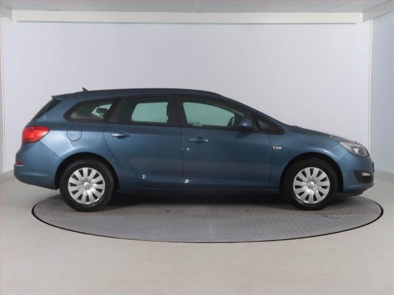 Opel Astra - hlavní fotka