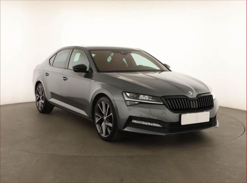 Škoda Superb - hlavní foto