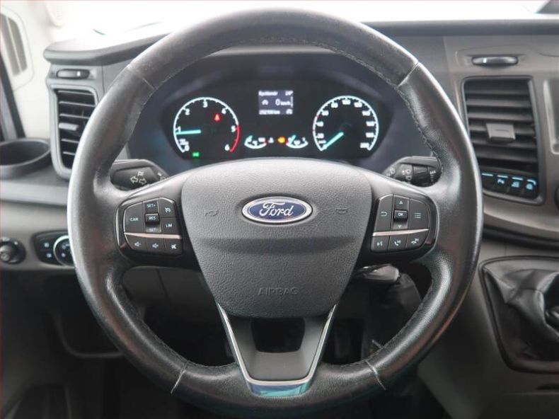 Ford Transit - hlavní fotka