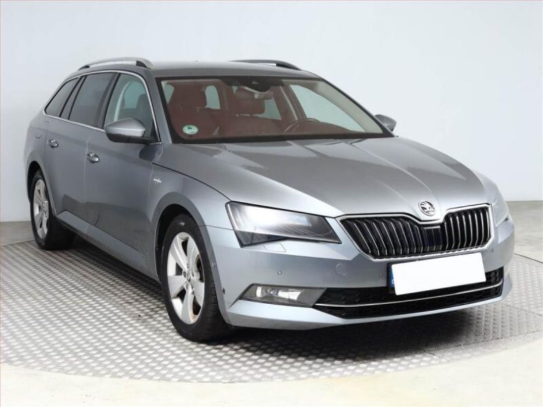 Škoda Superb - hlavní fotka