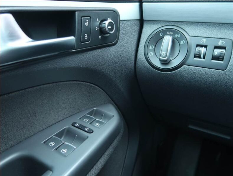 Volkswagen Touran - hlavní fotka