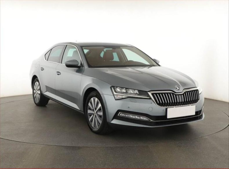 Škoda Superb - hlavní foto