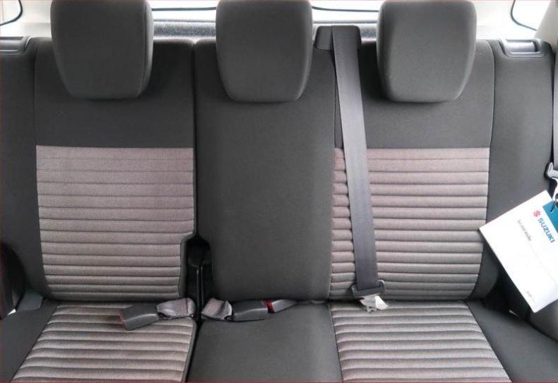 Suzuki SX4 - hlavní fotka