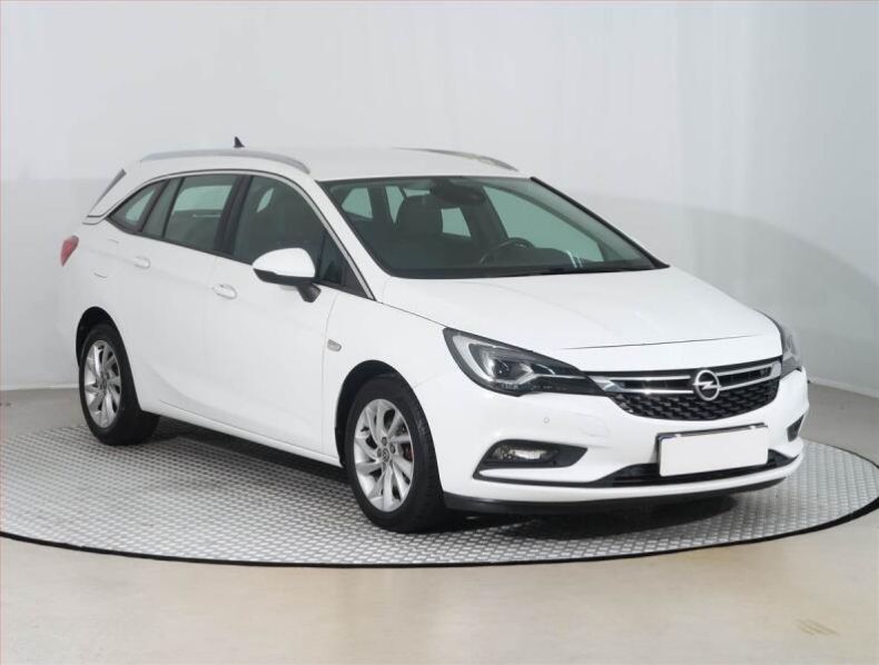 Opel Astra - hlavní foto