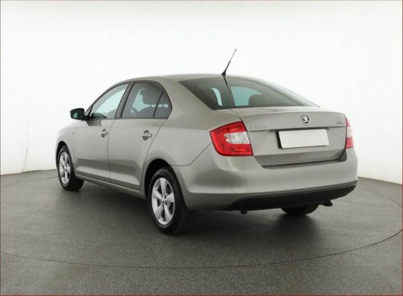 Škoda Rapid - hlavní fotka