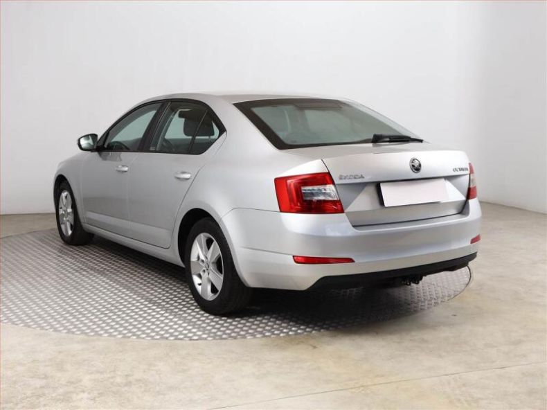Škoda Octavia - hlavní fotka