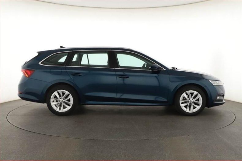 Škoda Octavia - hlavní fotka