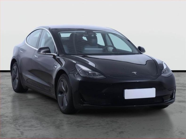Tesla Model 3 - hlavní foto