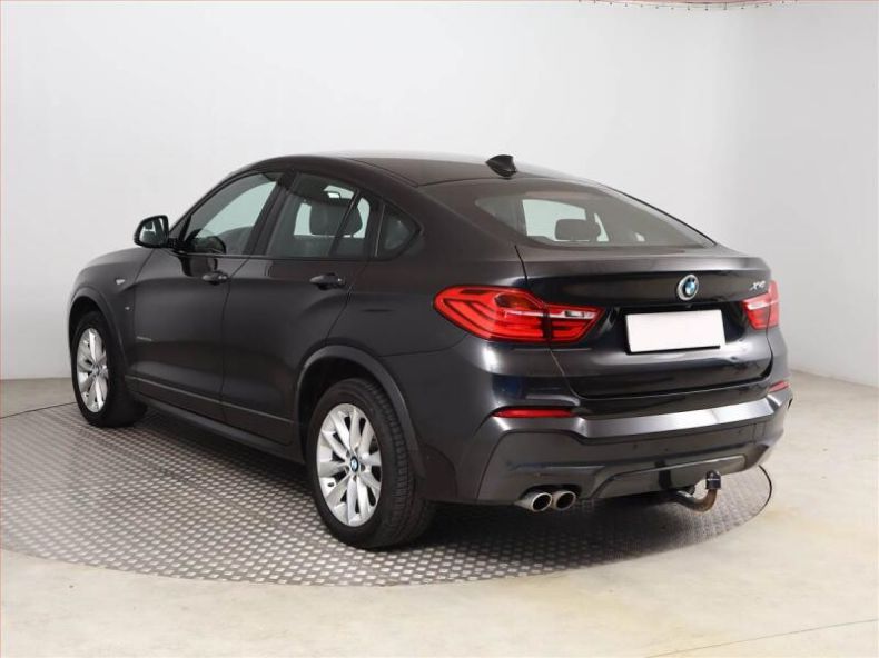 BMW X4 - hlavní fotka