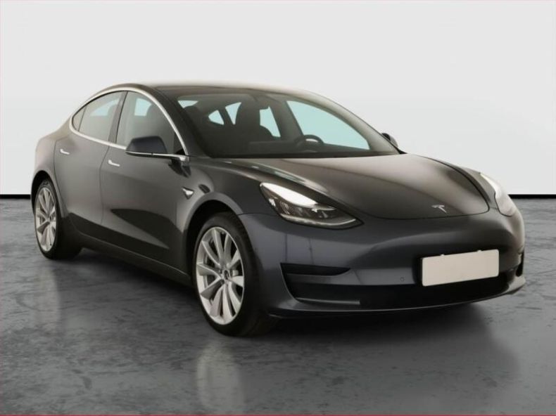 Tesla Model 3 - hlavní fotka inzerátu