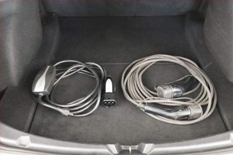 Tesla Model 3 - hlavní fotka