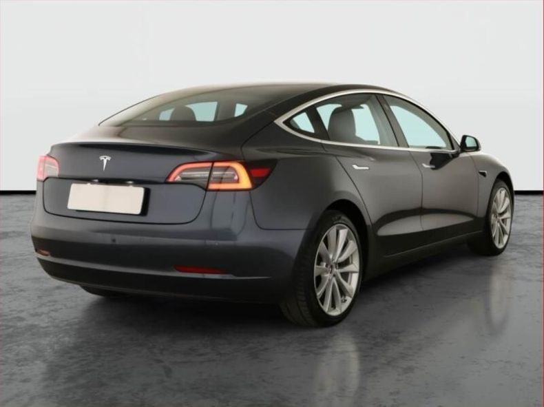 Tesla Model 3 - hlavní fotka