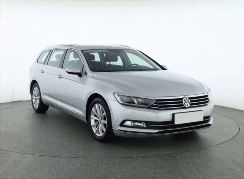 Volkswagen Passat - hlavní foto