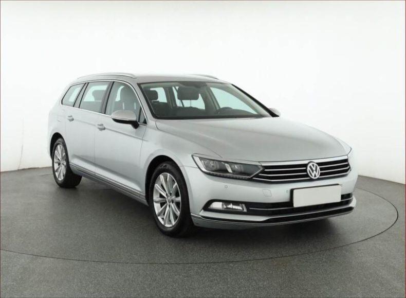 Volkswagen Passat - hlavní fotka inzerátu