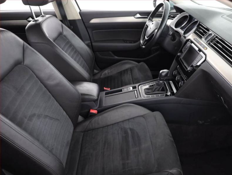 Volkswagen Passat - hlavní fotka