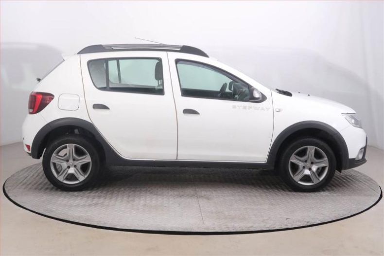 Dacia Sandero - hlavní fotka