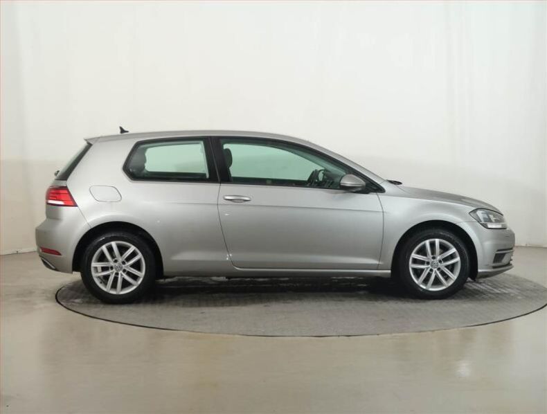 Volkswagen Golf - hlavní fotka