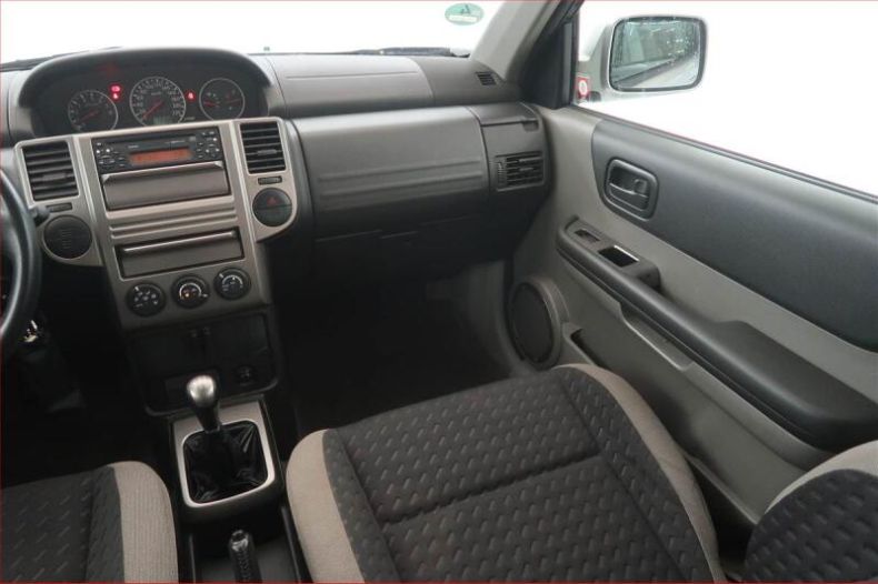 Nissan X-Trail - hlavní fotka