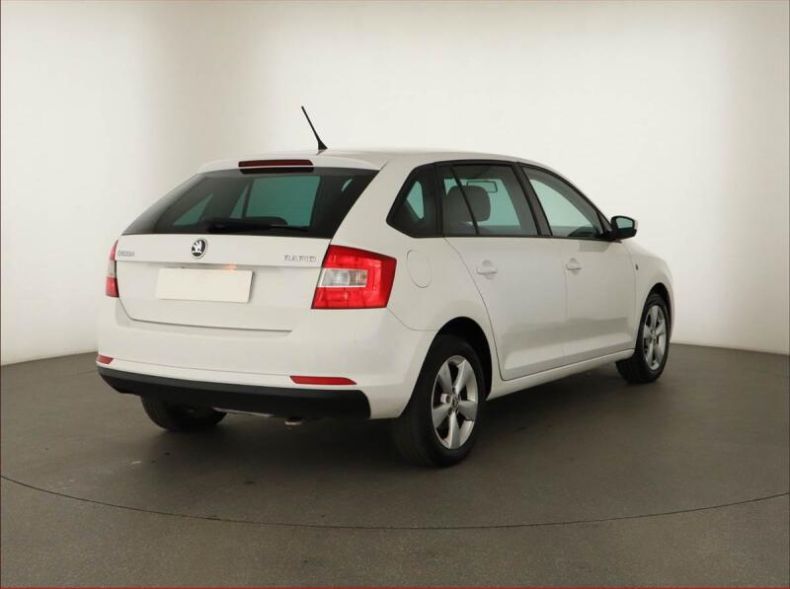 Škoda Rapid - hlavní fotka