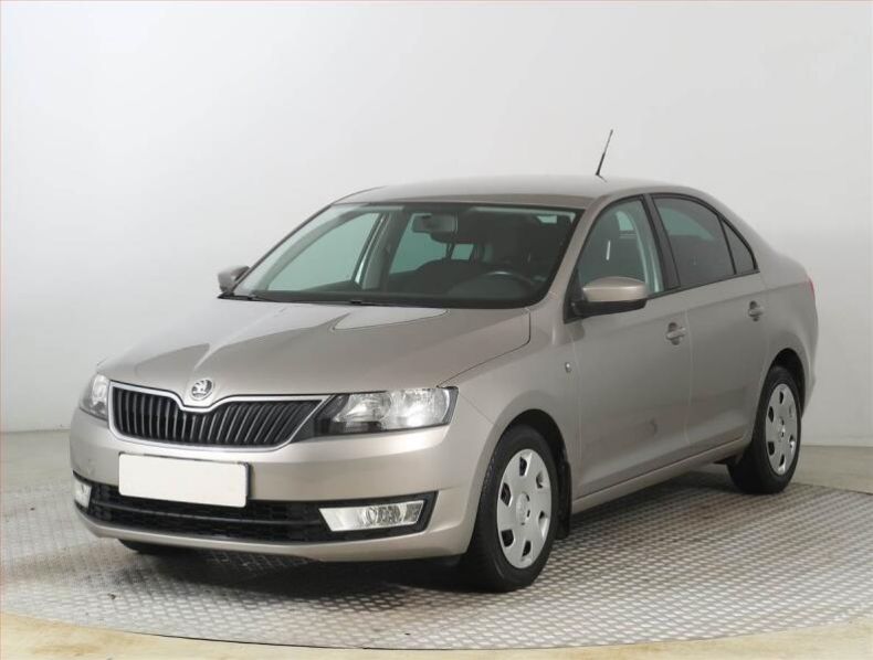 Škoda Rapid - hlavní fotka