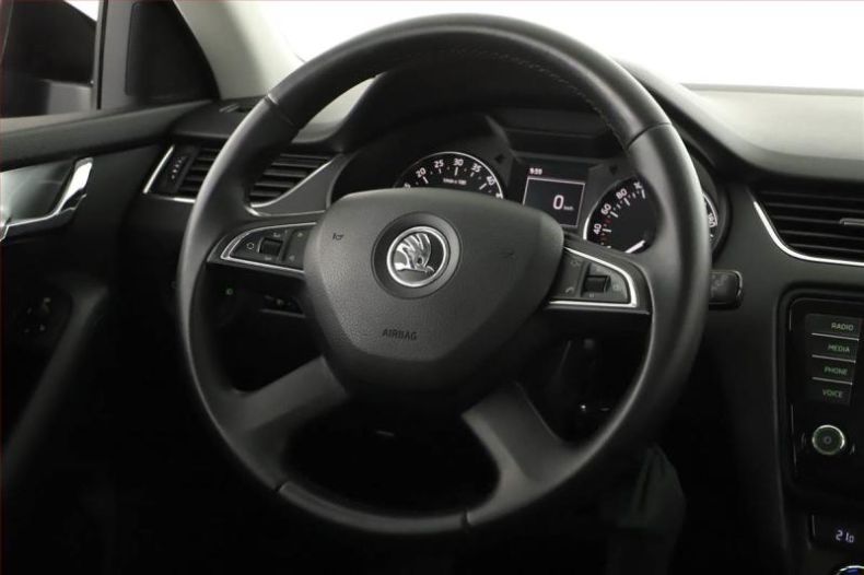 Škoda Octavia - hlavní fotka