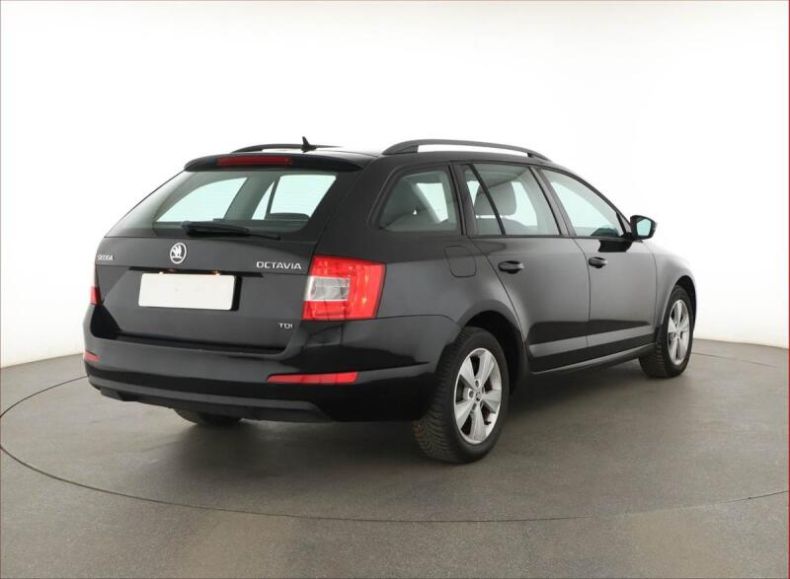 Škoda Octavia - hlavní fotka