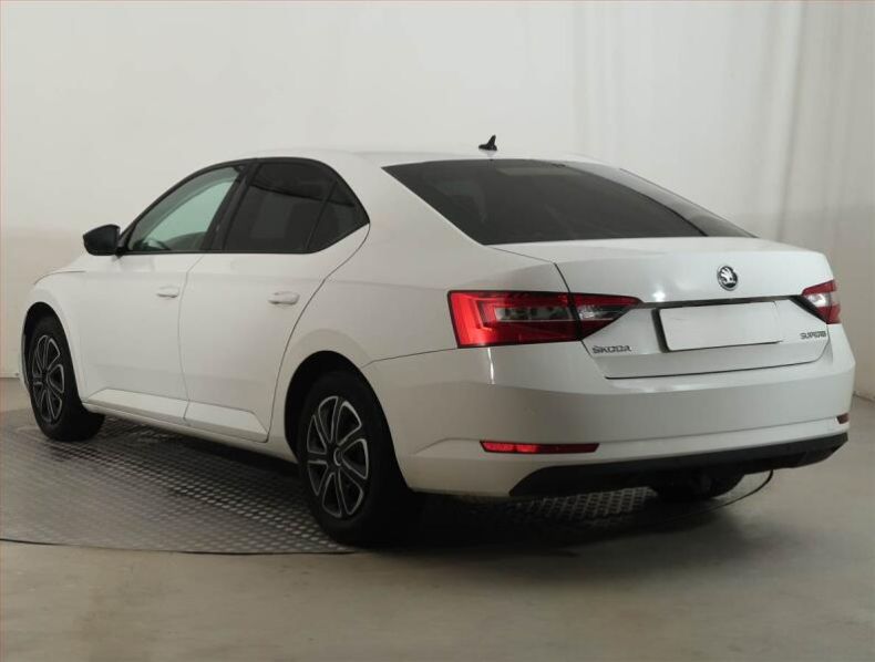 Škoda Superb - hlavní fotka