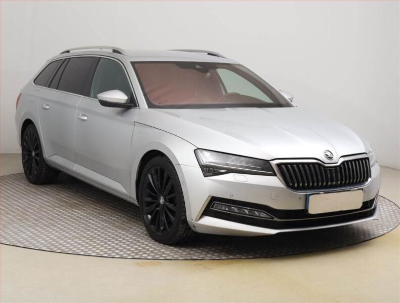 Škoda Superb - hlavní fotka