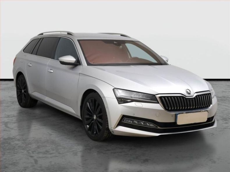 Škoda Superb - hlavní foto