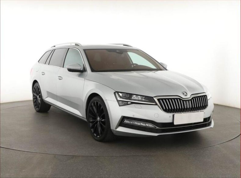 Škoda Superb - hlavní foto