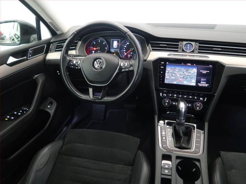 Volkswagen Passat - hlavní fotka