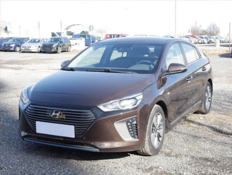 Hyundai Ioniq - hlavní fotka