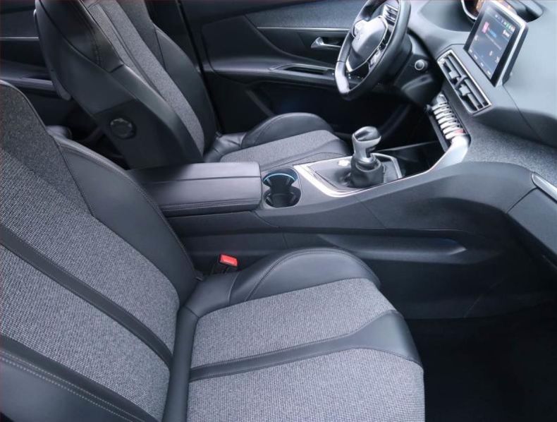 Peugeot 5008 - hlavní fotka