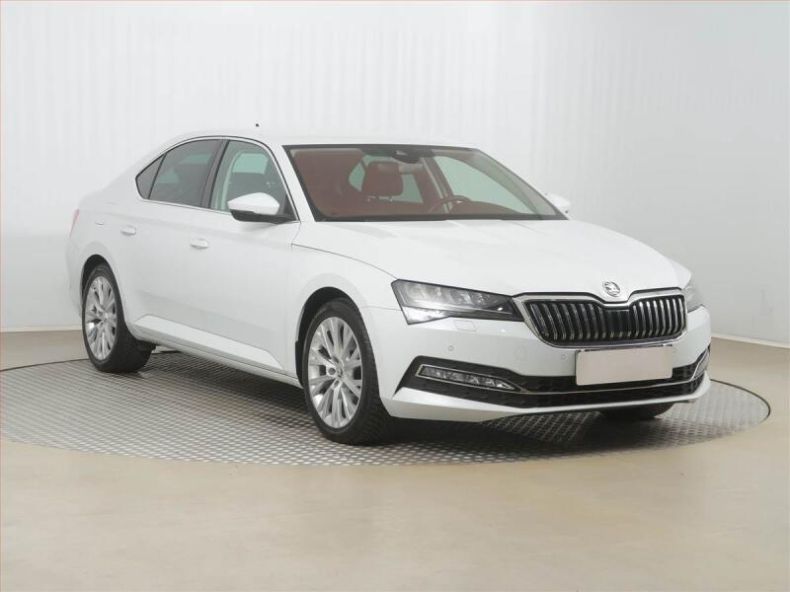 Škoda Superb - hlavní foto