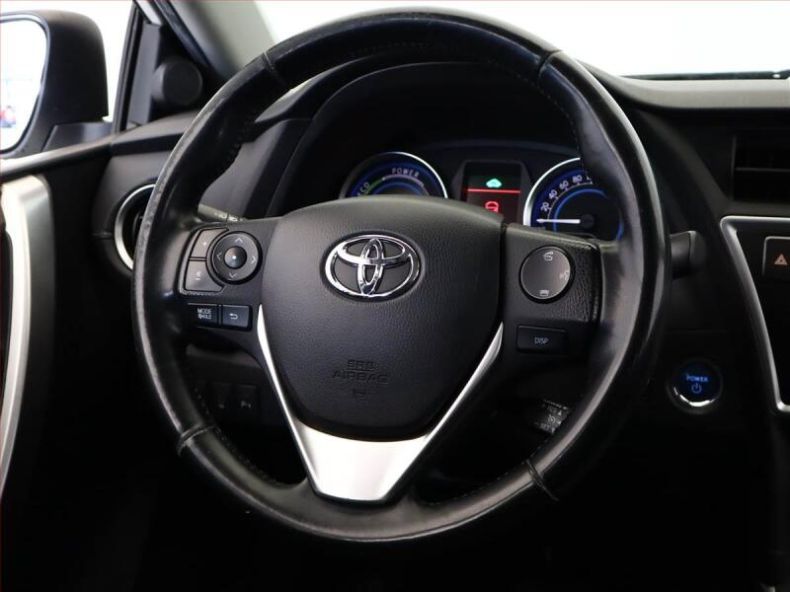 Toyota Auris - hlavní fotka