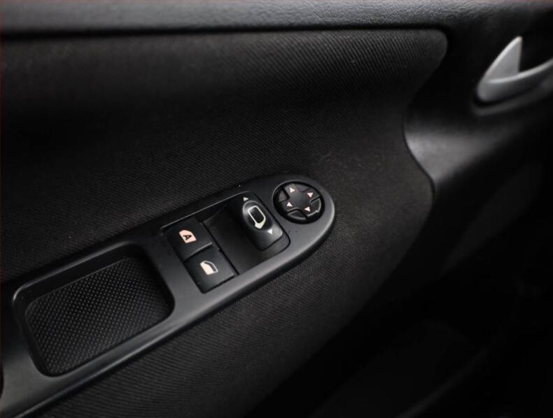 Peugeot 207 - hlavní fotka