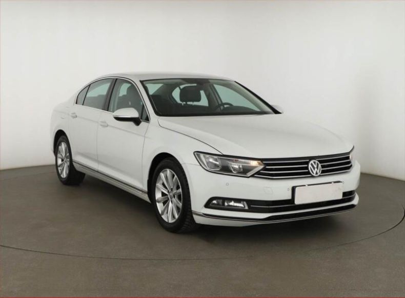 Volkswagen Passat - hlavní fotka inzerátu