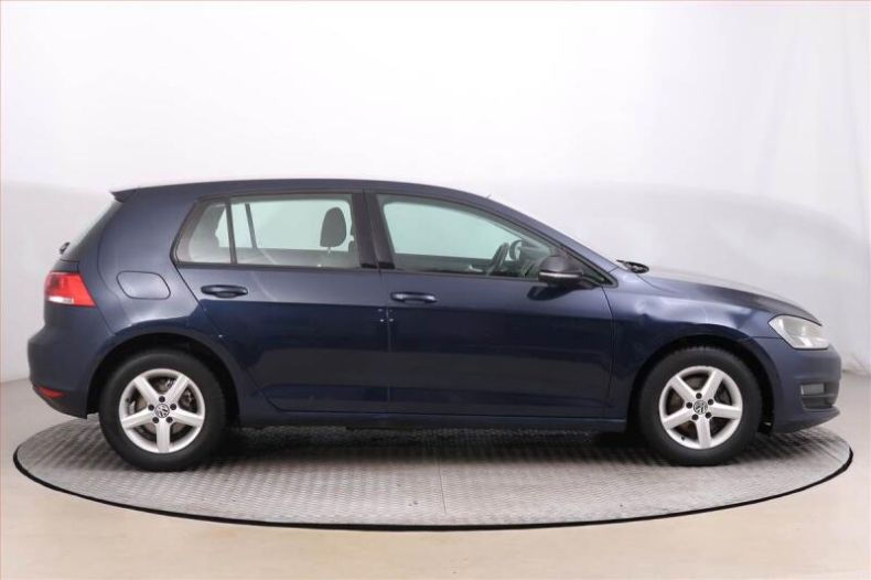Volkswagen Golf - hlavní fotka
