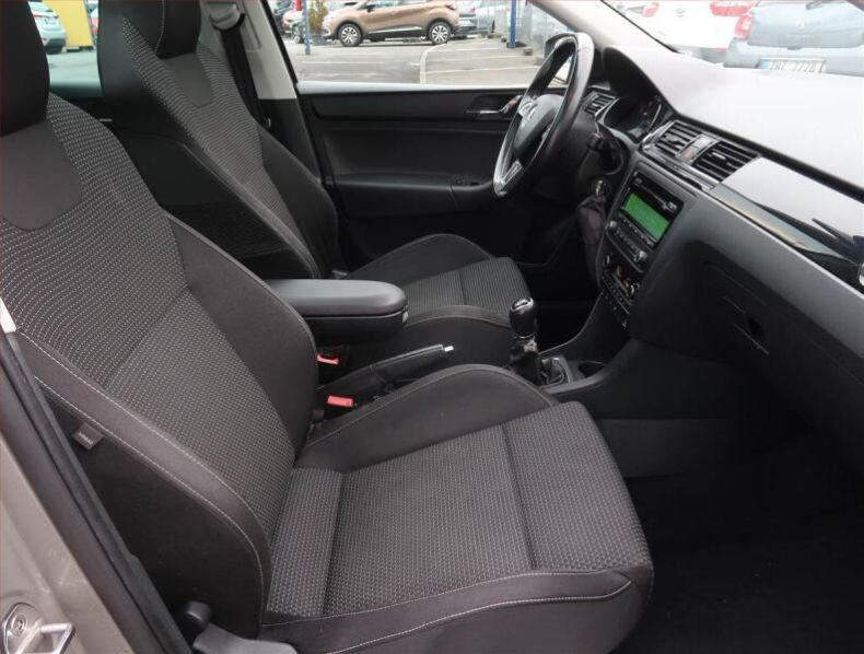 Škoda Rapid - hlavní fotka