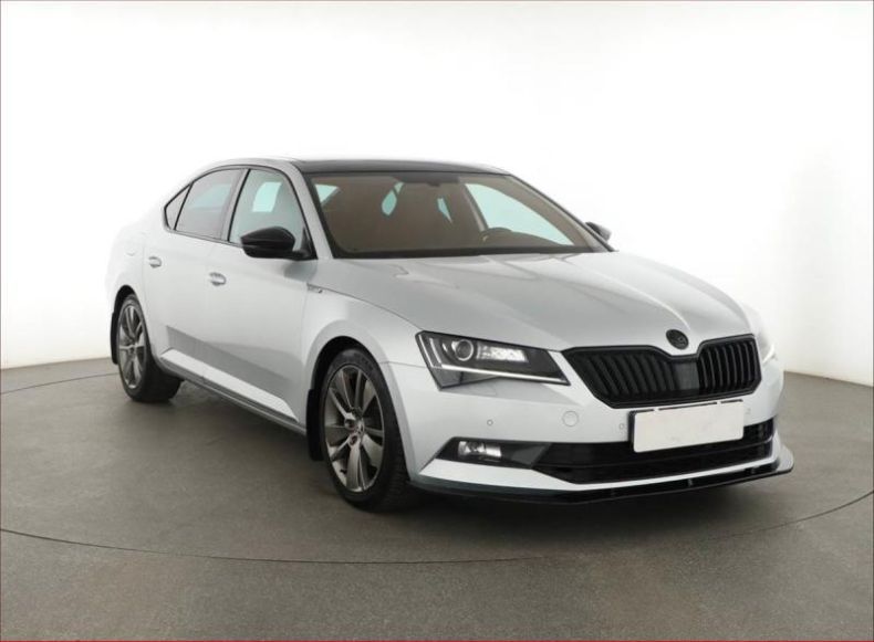 Škoda Superb - hlavní foto