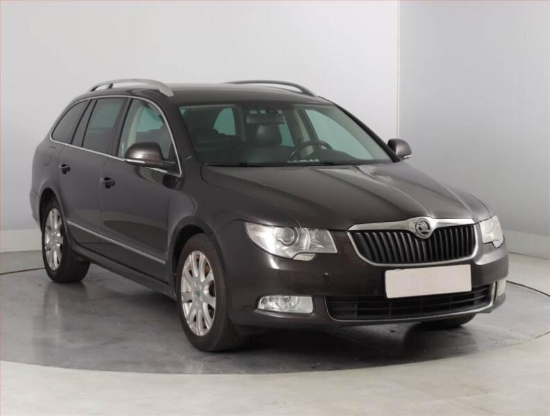 Škoda Superb - hlavní foto