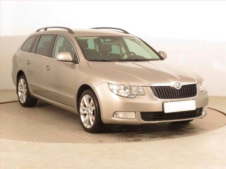 Škoda Superb - hlavní foto