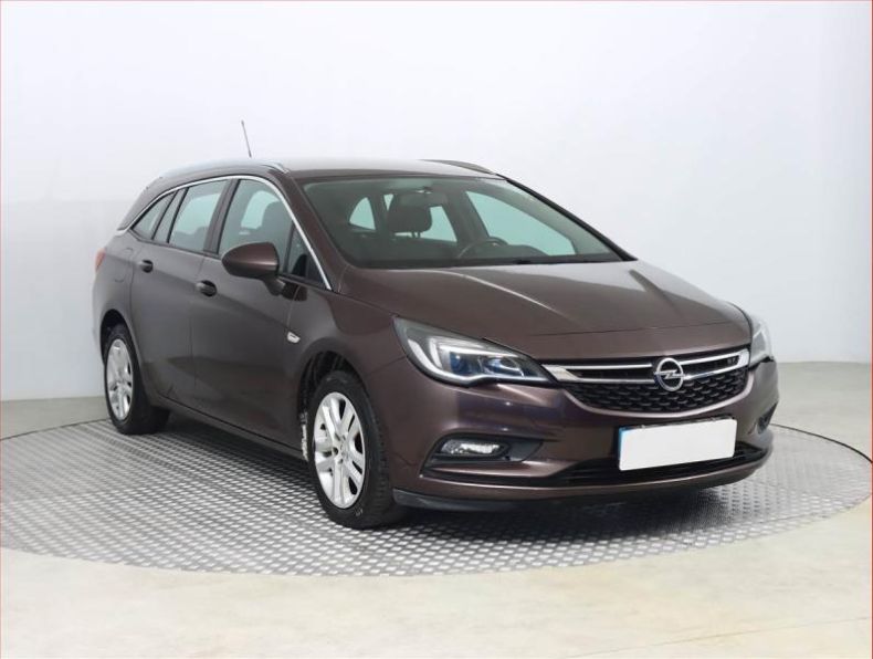 Opel Astra - hlavní foto