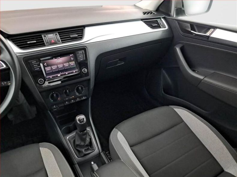 Škoda Rapid - hlavní fotka