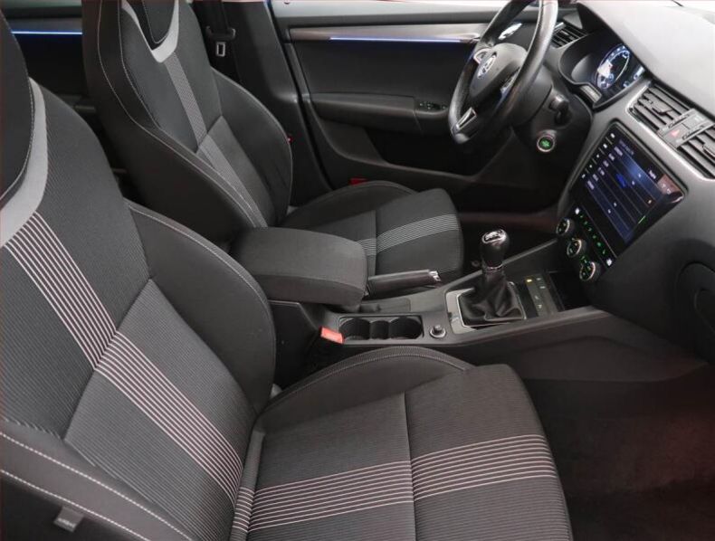 Škoda Octavia - hlavní fotka