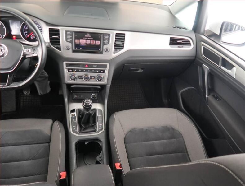 Volkswagen Golf - hlavní fotka