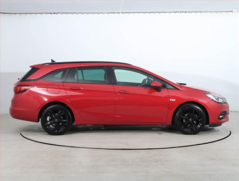 Opel Astra - hlavní fotka