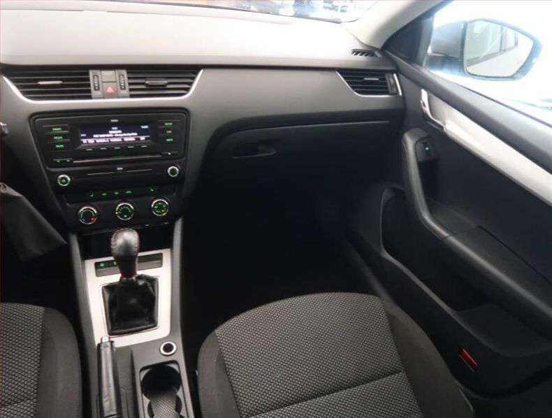 Škoda Octavia - hlavní fotka