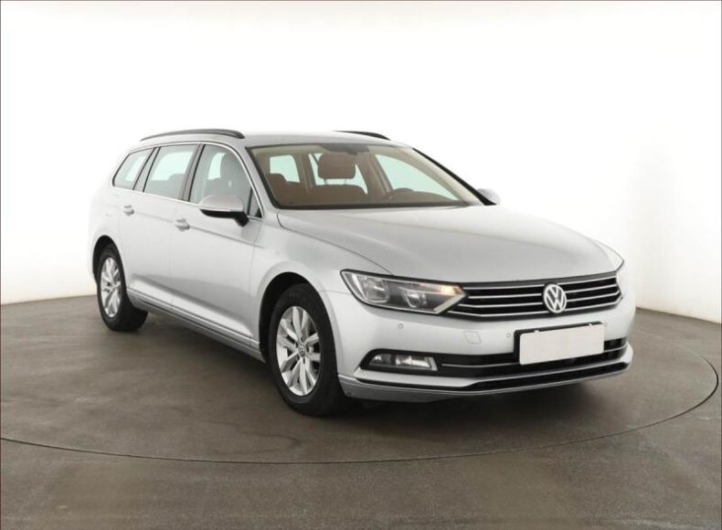 Volkswagen Passat - hlavní foto