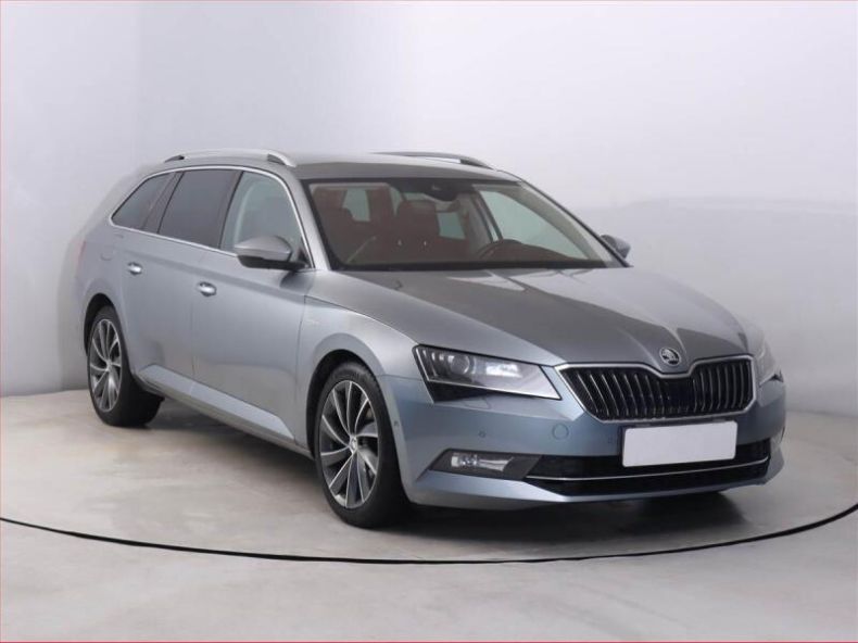 Škoda Superb - hlavní foto